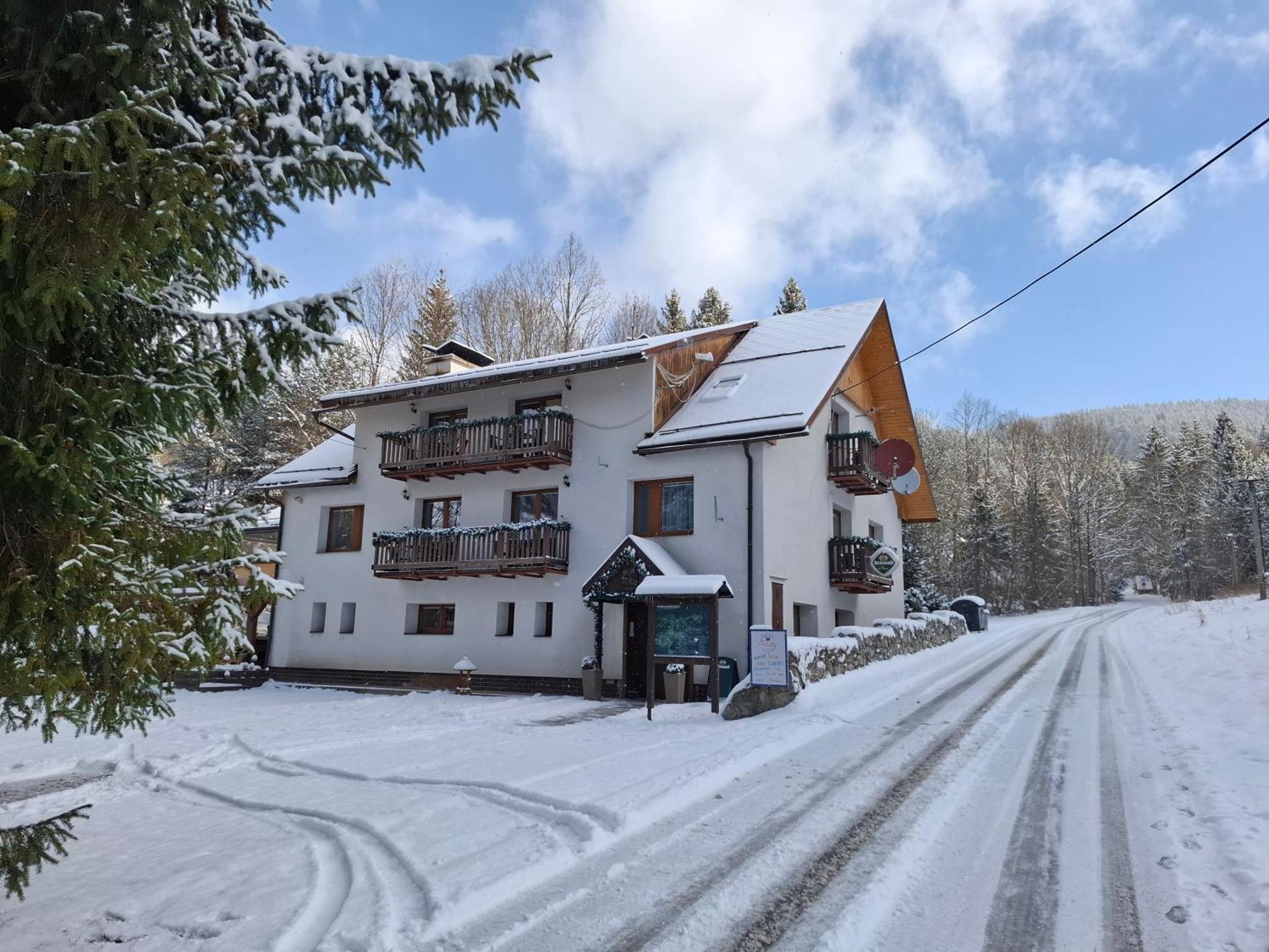 Penzion Zázrifka Zázrivá Exterior foto
